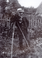 Josef Raabe mit Kamera