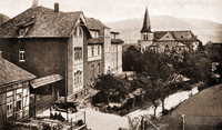 Bahnhofstra&szlig;e und St.-Elisabeth-Krankenhaus (30er Jahre)