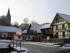 Einkaufsmarkt mit Gaststätte und Biergarten "Zum Stein" Einkaufsmarkt mit Gaststätte und Biergarten "Zum Stein"