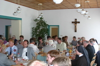 Blick in die Runde beim Empfang im Pfarrheim