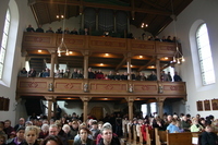 Voll besetzte Kirche