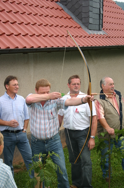 Benno Hagemann beim Bogenschießen
