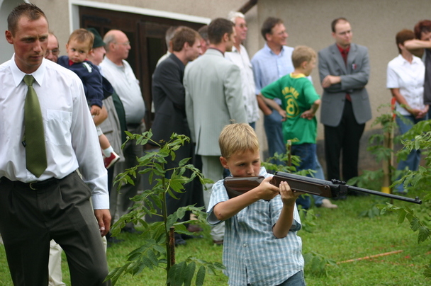 Auch die kleinsten durften mit dem Luftgewehr schießen