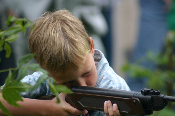 Präzision am Gewehr selbst bei den Jüngsten