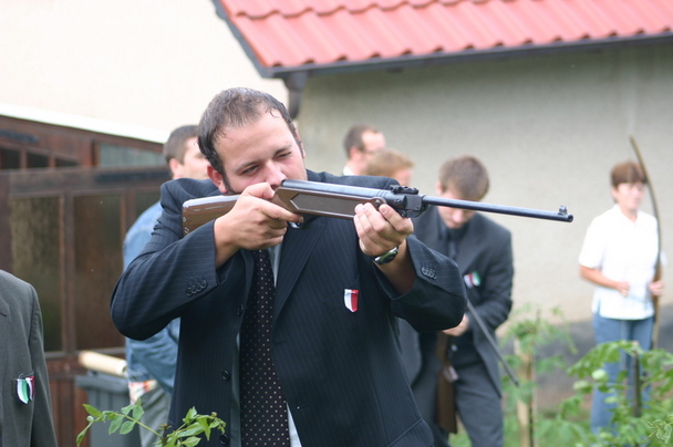 Stefan Eichner am Gewehr