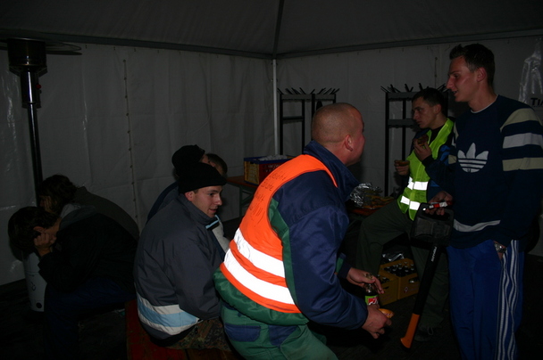 2006-10-21 - Samstag - Holen u. Aufstellen der Kirmestanne