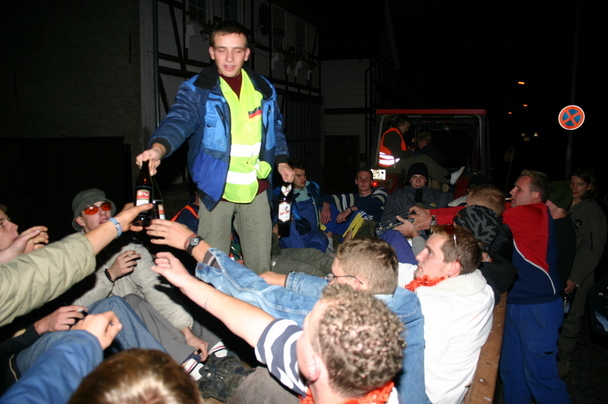 2006-10-21 - Samstag - Holen u. Aufstellen der Kirmestanne