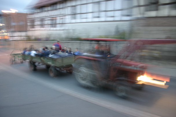 2006-10-21 - Samstag - Holen u. Aufstellen der Kirmestanne