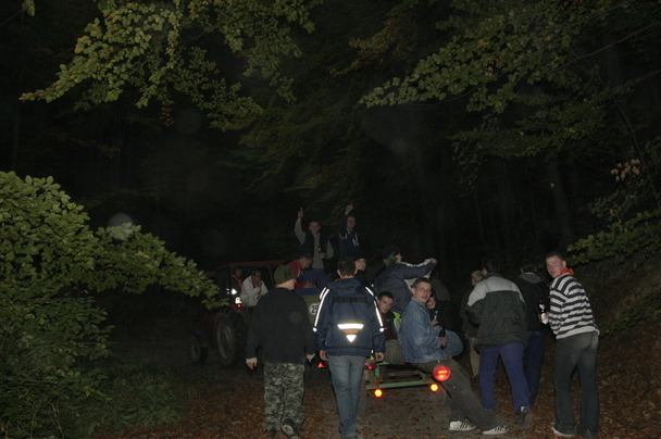2006-10-21 - Samstag - Holen u. Aufstellen der Kirmestanne