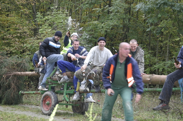 2006-10-21 - Samstag - Holen u. Aufstellen der Kirmestanne