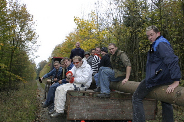 2006-10-21 - Samstag - Holen u. Aufstellen der Kirmestanne