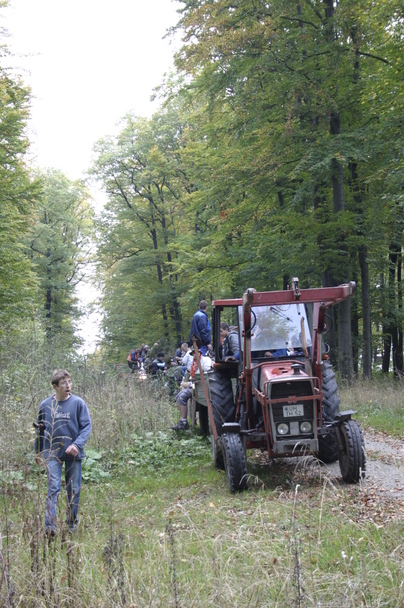2006-10-21 - Samstag - Holen u. Aufstellen der Kirmestanne