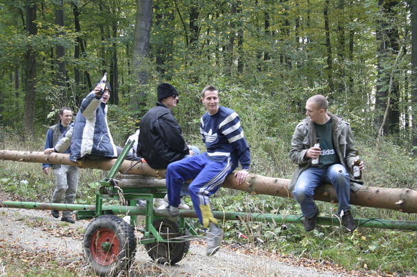 2006-10-21 - Samstag - Holen u. Aufstellen der Kirmestanne