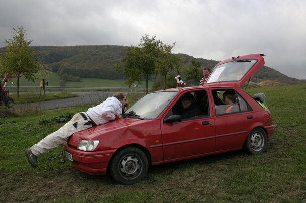 2006-10-21 - Samstag - Holen u. Aufstellen der Kirmestanne