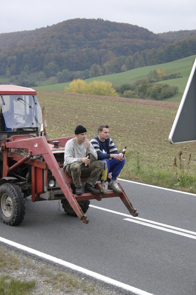 2006-10-21 - Samstag - Holen u. Aufstellen der Kirmestanne