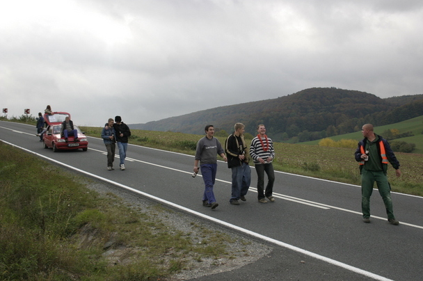 2006-10-21 - Samstag - Holen u. Aufstellen der Kirmestanne