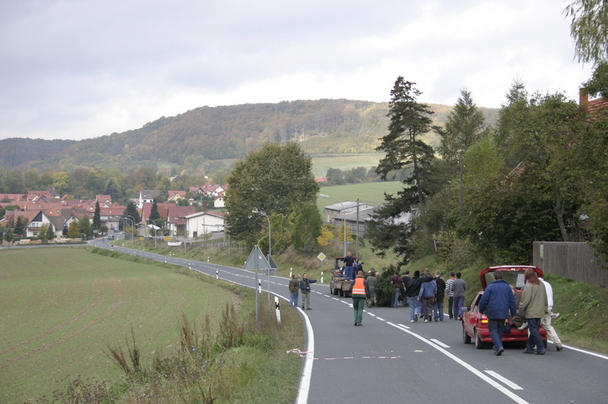 2006-10-21 - Samstag - Holen u. Aufstellen der Kirmestanne
