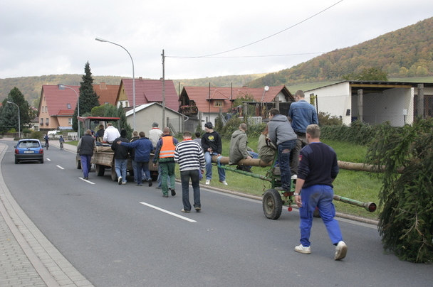 2006-10-21 - Samstag - Holen u. Aufstellen der Kirmestanne
