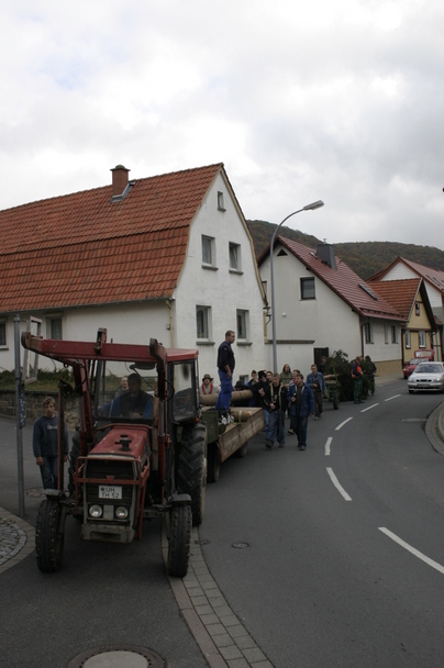 2006-10-21 - Samstag - Holen u. Aufstellen der Kirmestanne