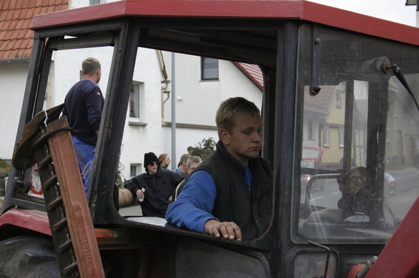 2006-10-21 - Samstag - Holen u. Aufstellen der Kirmestanne