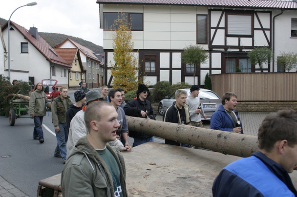 2006-10-21 - Samstag - Holen u. Aufstellen der Kirmestanne