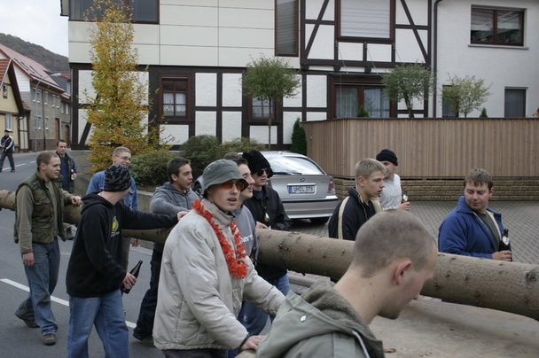 2006-10-21 - Samstag - Holen u. Aufstellen der Kirmestanne