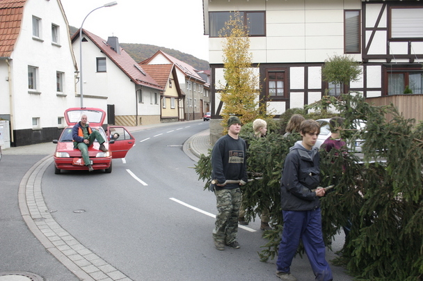 2006-10-21 - Samstag - Holen u. Aufstellen der Kirmestanne