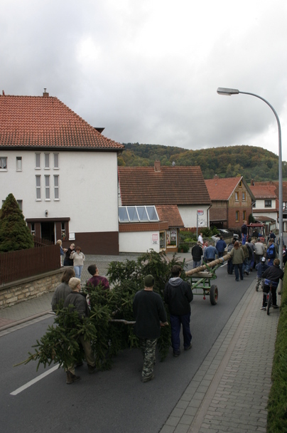 2006-10-21 - Samstag - Holen u. Aufstellen der Kirmestanne