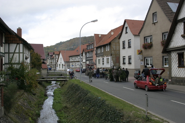 2006-10-21 - Samstag - Holen u. Aufstellen der Kirmestanne