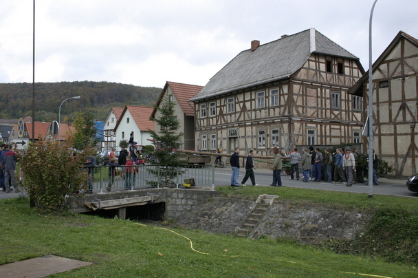 2006-10-21 - Samstag - Holen u. Aufstellen der Kirmestanne