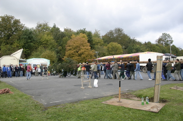 2006-10-21 - Samstag - Holen u. Aufstellen der Kirmestanne
