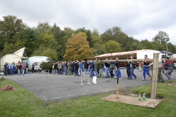 2006-10-21 - Samstag - Holen u. Aufstellen der Kirmestanne