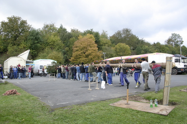 2006-10-21 - Samstag - Holen u. Aufstellen der Kirmestanne