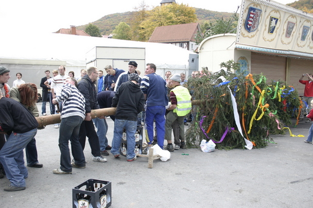 2006-10-21 - Samstag - Holen u. Aufstellen der Kirmestanne