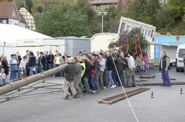 2006-10-21 - Samstag - Holen u. Aufstellen der Kirmestanne