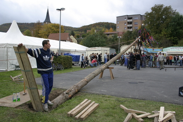 2006-10-21 - Samstag - Holen u. Aufstellen der Kirmestanne