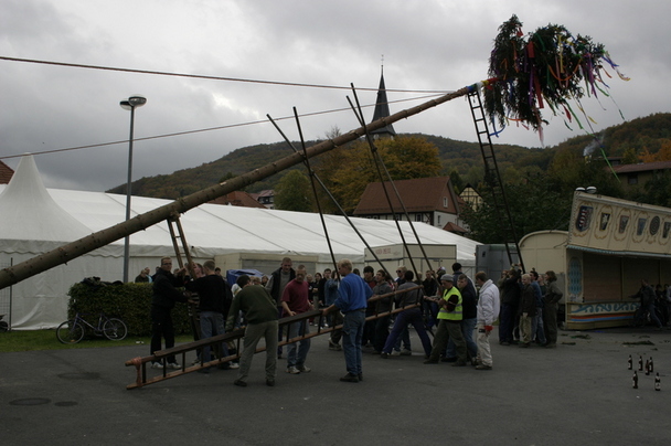2006-10-21 - Samstag - Holen u. Aufstellen der Kirmestanne