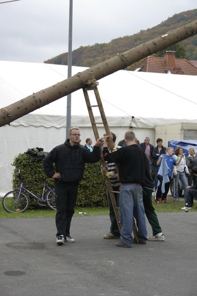 2006-10-21 - Samstag - Holen u. Aufstellen der Kirmestanne