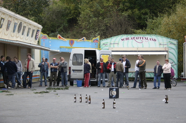 2006-10-21 - Samstag - Holen u. Aufstellen der Kirmestanne