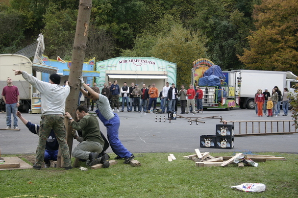 2006-10-21 - Samstag - Holen u. Aufstellen der Kirmestanne