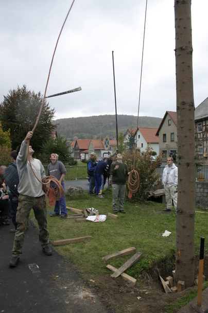 2006-10-21 - Samstag - Holen u. Aufstellen der Kirmestanne