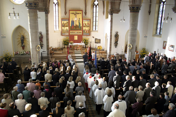 2006-10-22 - Sonntag - Kirmeshochamt mit Kranzniederlegung