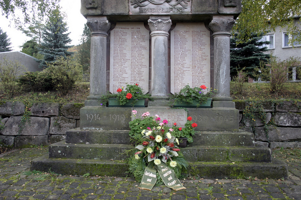 2006-10-22 - Sonntag - Kirmeshochamt mit Kranzniederlegung