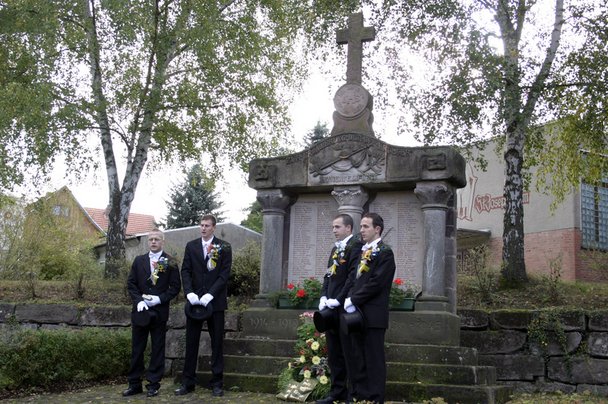 2006-10-22 - Sonntag - Kirmeshochamt mit Kranzniederlegung