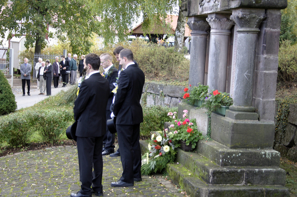 2006-10-22 - Sonntag - Kirmeshochamt mit Kranzniederlegung
