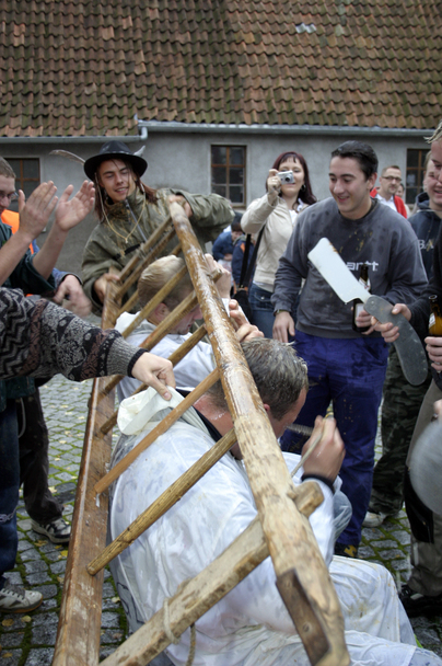 2006-10-23 - Montag - Rasieren auf dem Anger