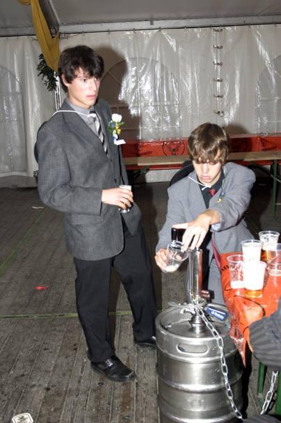2006-10-23 - Montag - Festessen im Zelt