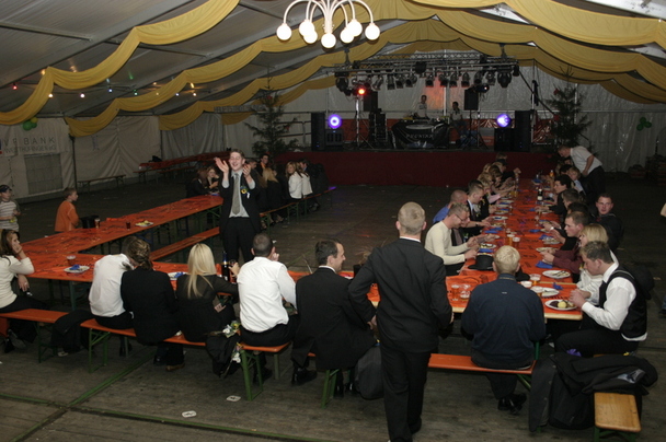 2006-10-23 - Montag - Festessen im Zelt