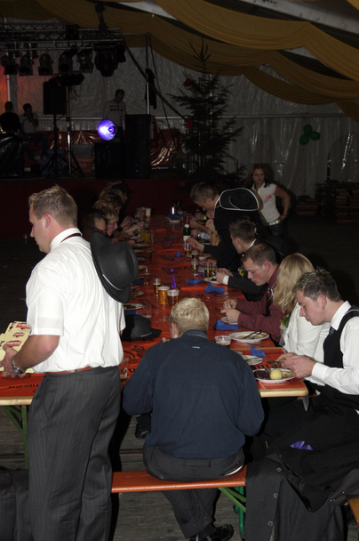 2006-10-23 - Montag - Festessen im Zelt