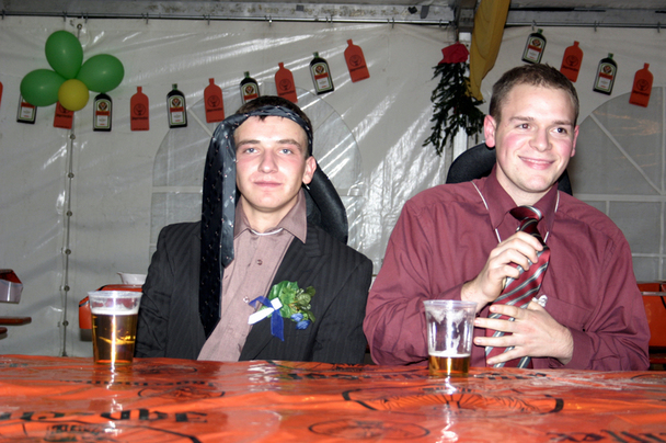 2006-10-23 - Montag - Festessen im Zelt